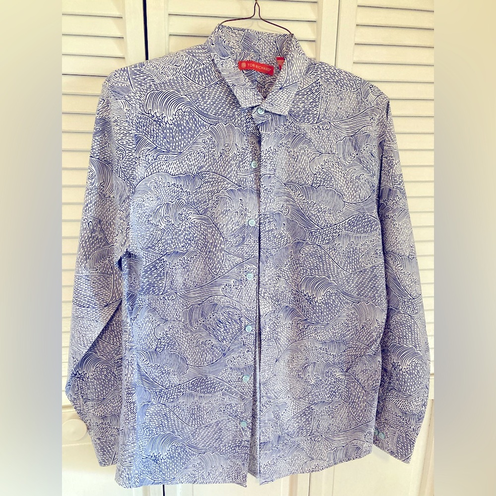 Blue and white Tori Richard of Honolulu Japanese print shirt